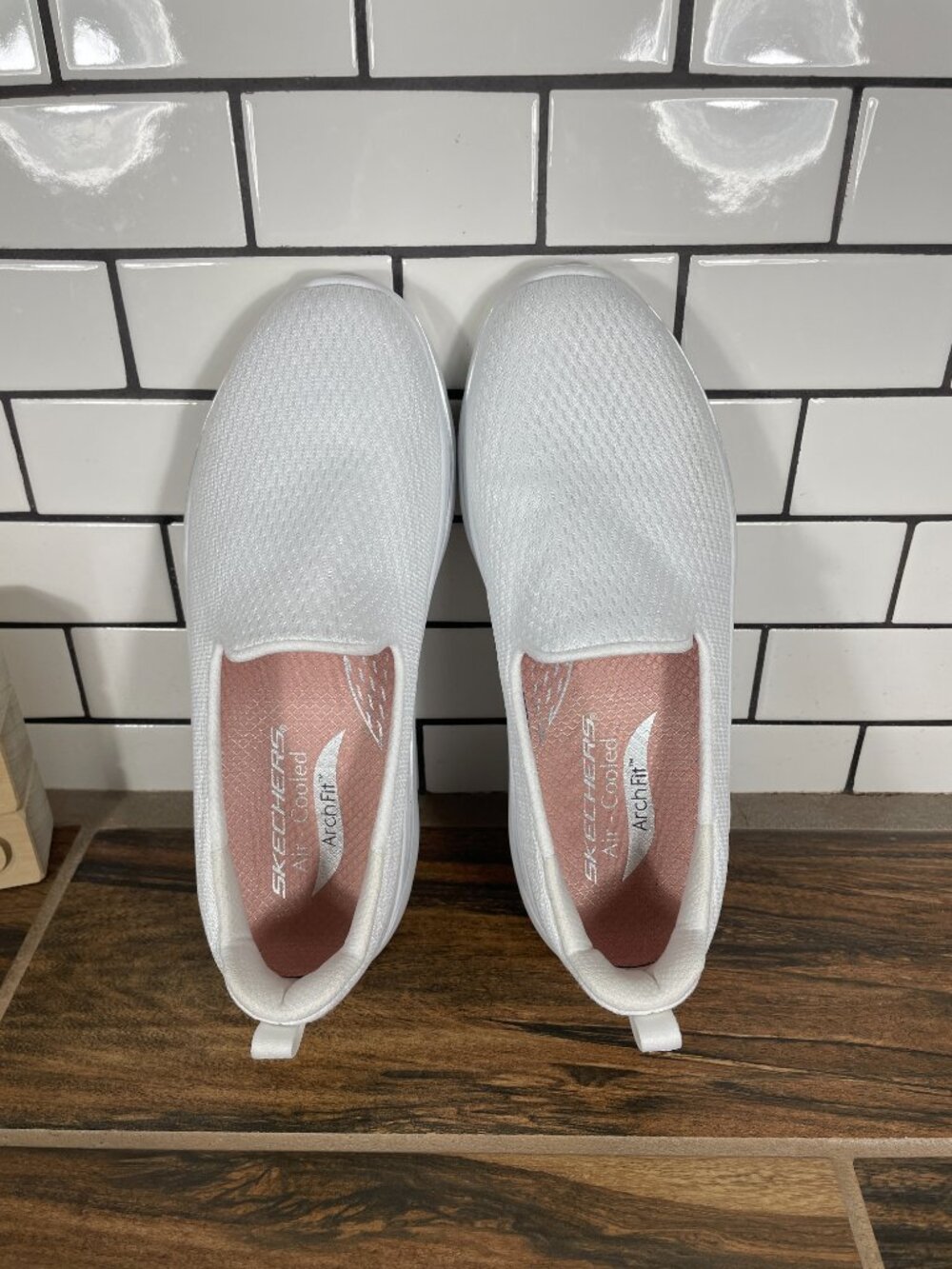 Skechers GO Walk Arch Fit 2.0 Saida Shoes Womens Size 6 White Slip On Sneakers - Picture 6 of 13
